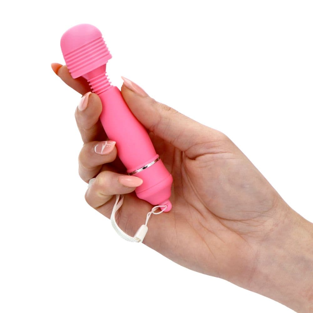 Мини вибратор Toyz4Lovers Candy в действие
